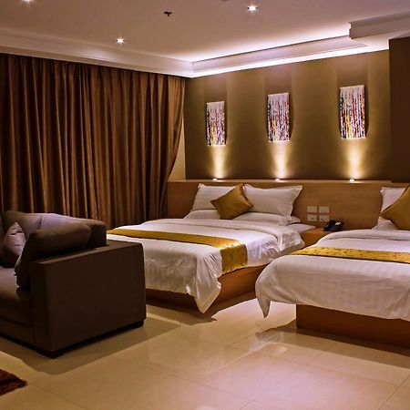 Dela Chambre Hotel Manila Bagian luar foto