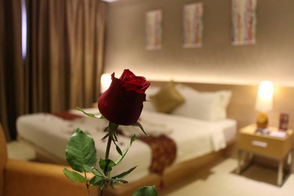 Dela Chambre Hotel Manila Bagian luar foto