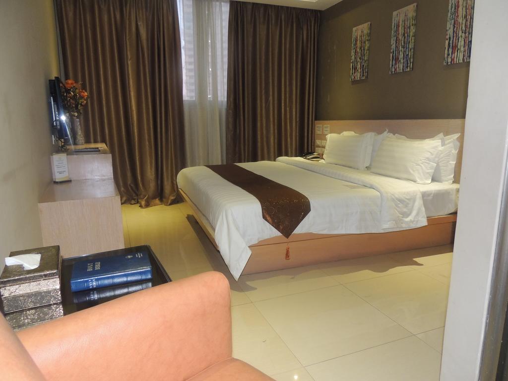 Dela Chambre Hotel Manila Bagian luar foto