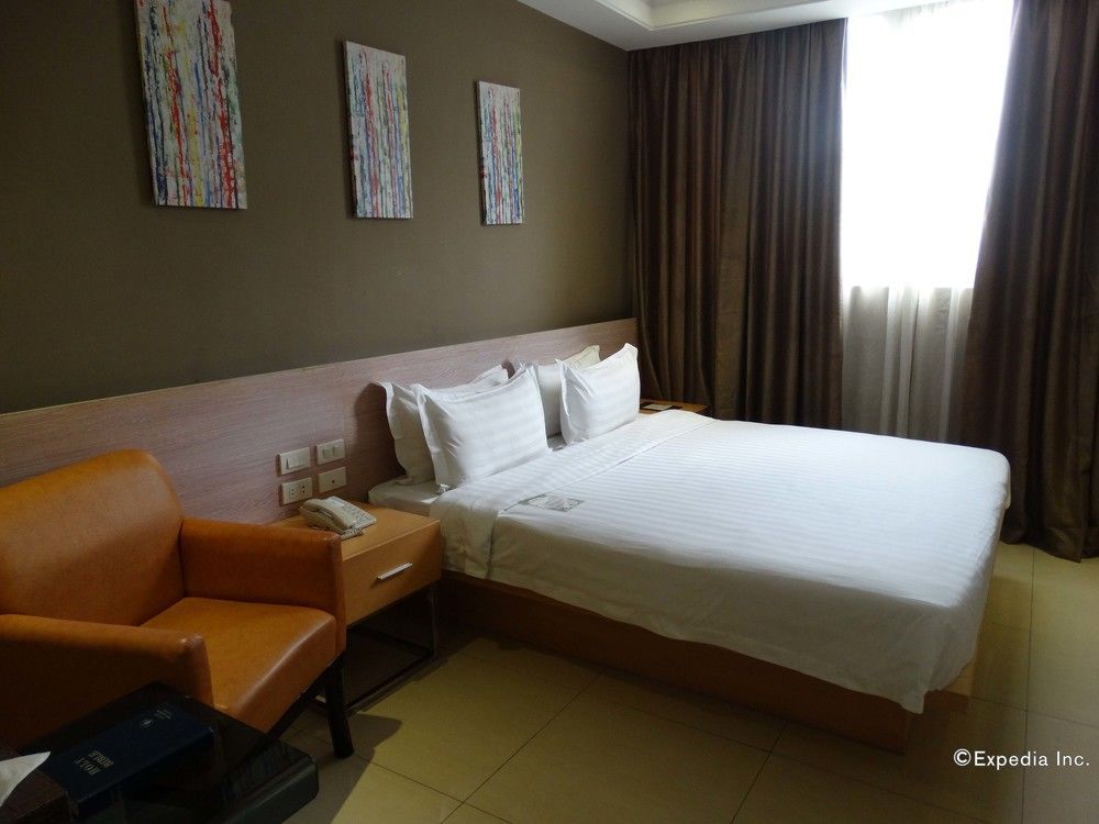 Dela Chambre Hotel Manila Bagian luar foto